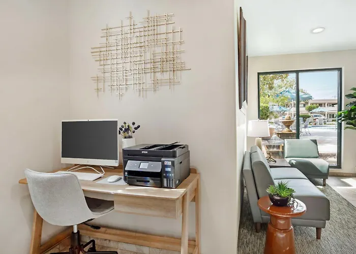 Best Western Plus Black Oak