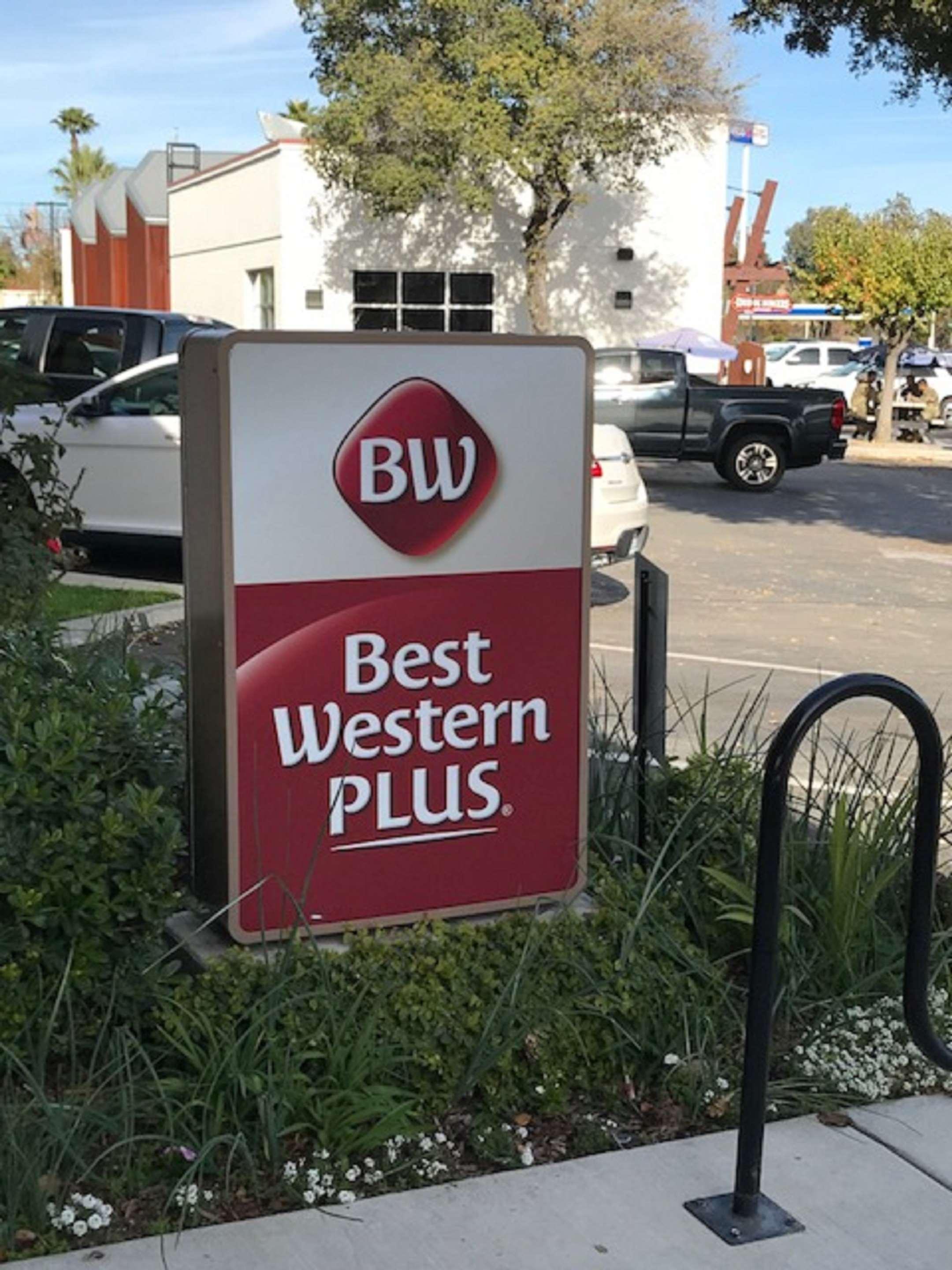 Hotel Western Black Oak 3*