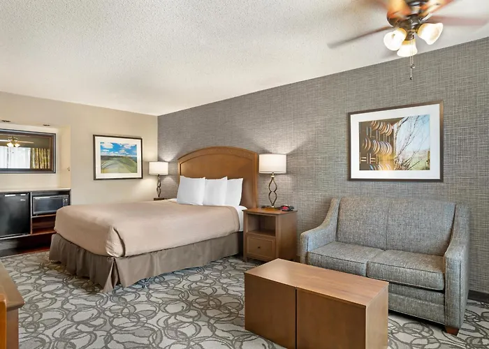 Best Western Plus Black Oak