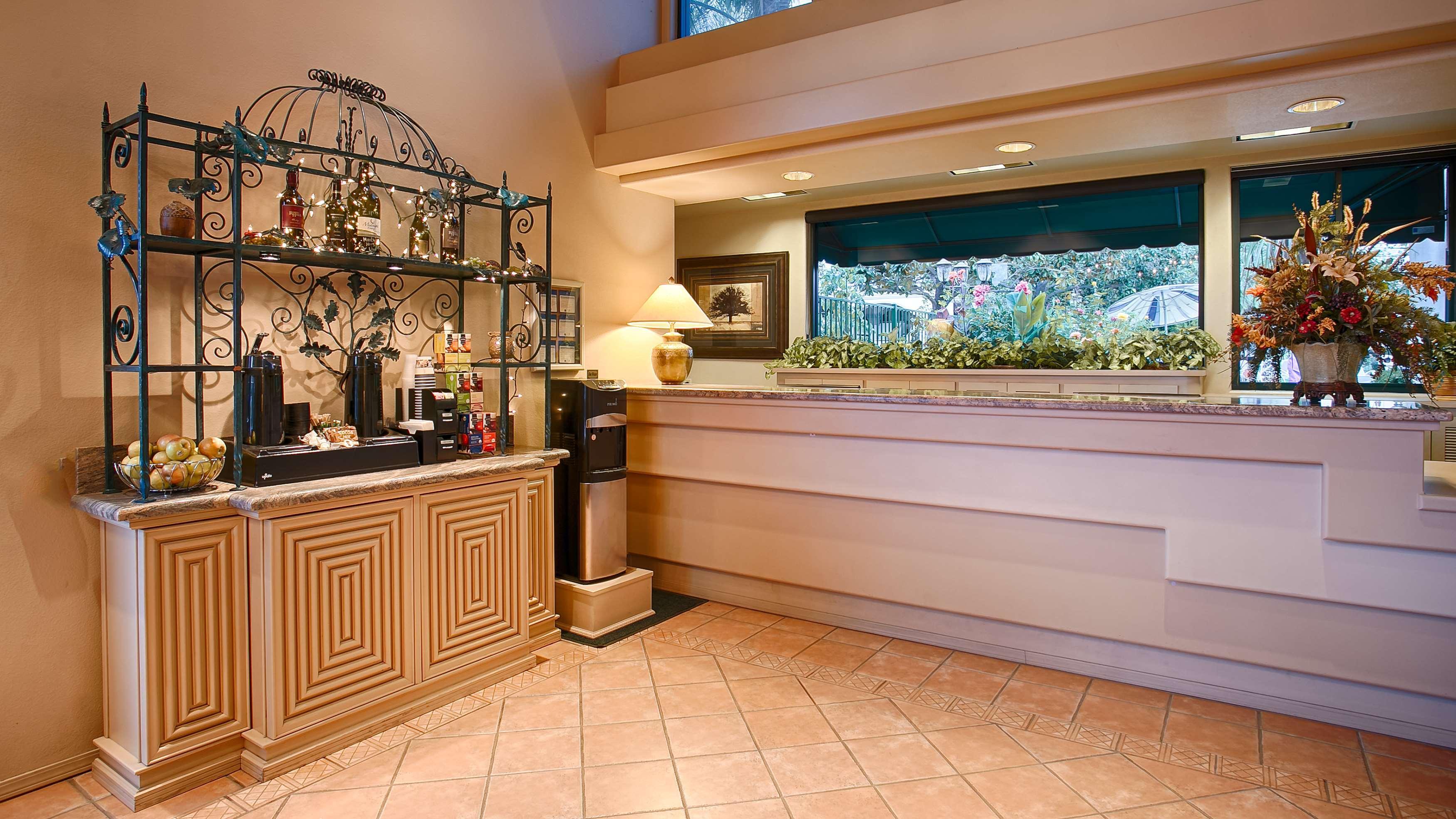 Western Black Oak Hotel