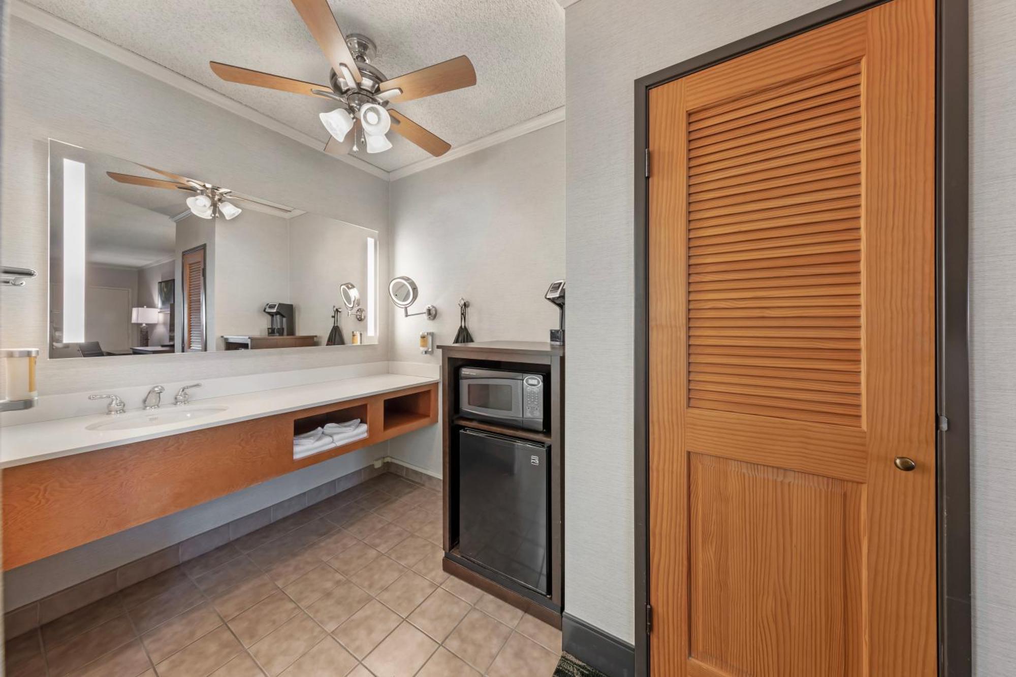 Western Black Oak Hotel Paso Robles