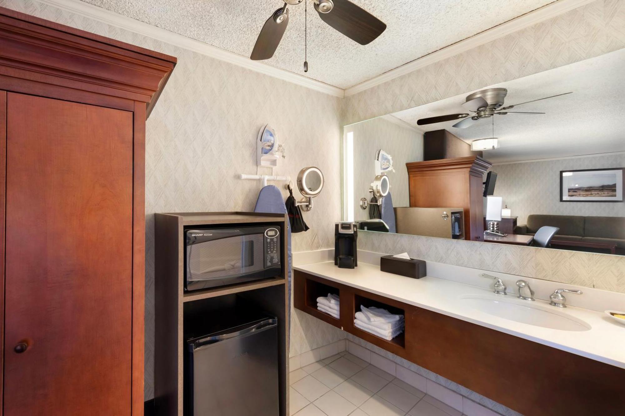 Western Black Oak Hotel Paso Robles